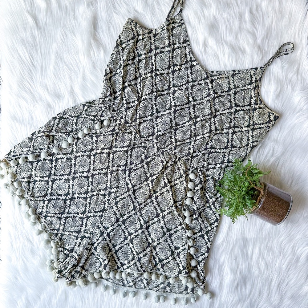 5th & Love Black and White Paisley Damask Pom Pom BOHO Romper L